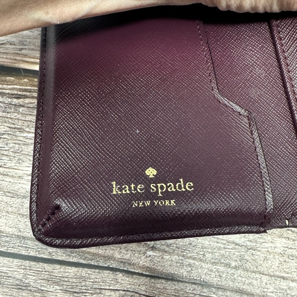 KATE SPADE New York Saffiano Burgundy Trifold Phone Wallet Clutch EUC - Picture 2 of 16